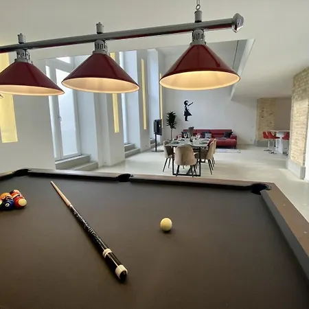 Loft With Pool Table, Kitchen Island & Gallery Apartment Berlin