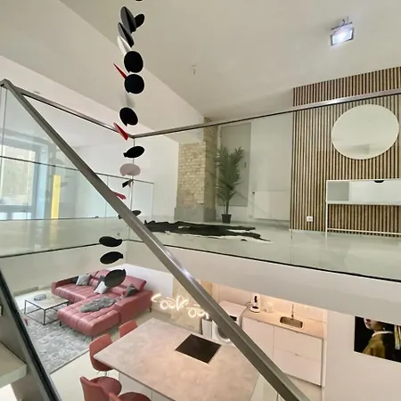 Apartment Loft With Pool Table, Kitchen Island & Gallery Berlin