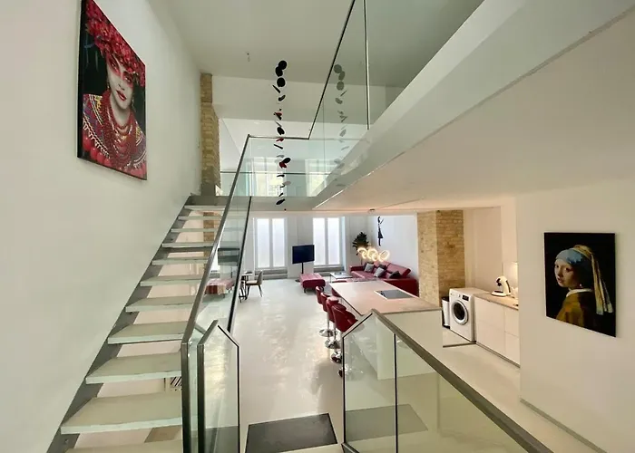 Loft With Pool Table, Kitchen Island & Gallery Apartman *