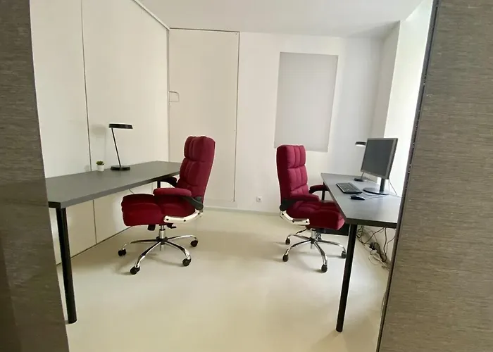 Loft With Pool Table, Kitchen Island & Gallery *