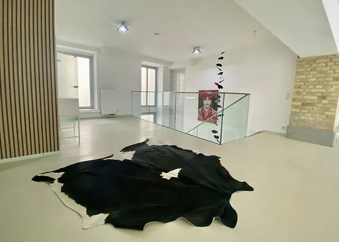 Loft With Pool Table, Kitchen Island & Gallery Apartamento *