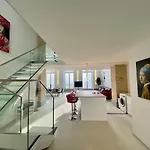 Daire Loft With Pool Table, Kitchen Island & Gallery