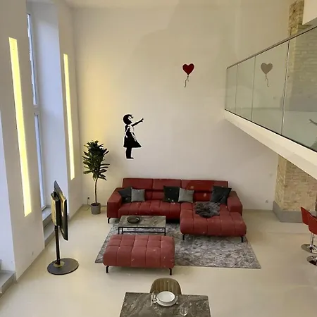 Loft With Pool Table, Kitchen Island & Gallery Berlin